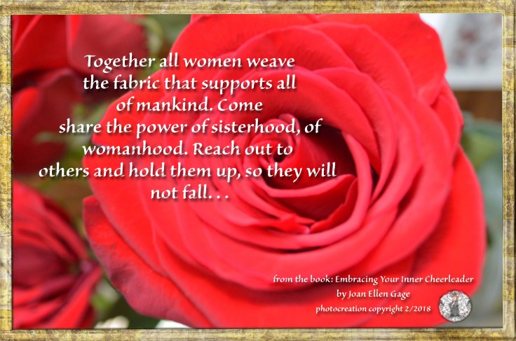 Together all women weave the fabric JEG